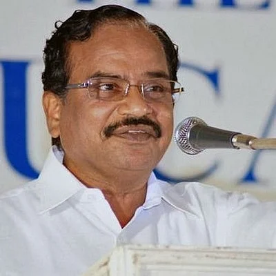 திராவிட கட்சிகளிடம் இருந்து தமிழகம் விடுபட வேண்டும்: தமிழருவி மணியன்