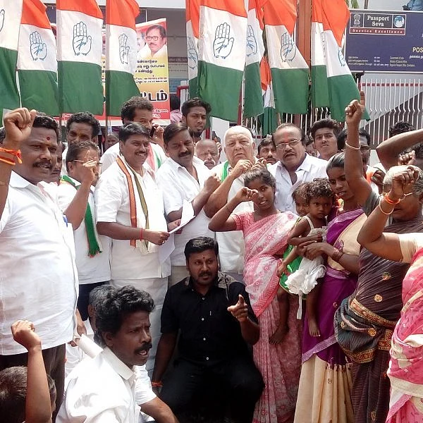 `வன்கொடுமை சட்டம் செயலிழந்தால் எஸ்.சி / எஸ்.டி மக்கள் பாதிக்கப்படுவர்' - மத்திய அரசுக்கு எதிராகக் கொந்தளிப்பு