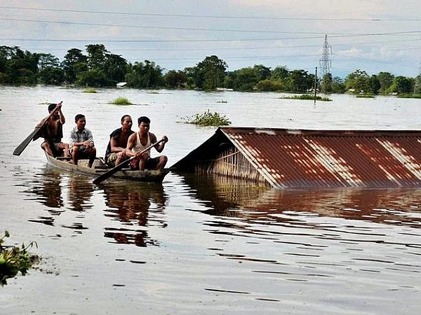 நாம் பிற இனத்தவர்களை மதிக்கிறோமா...? கிண்டலுக்குள்ளான வடகிழக்கு பெண்