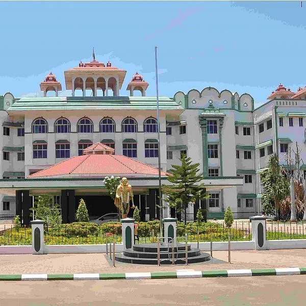 பொதுத்தேர்வு விடைத்தாள்கள் திருத்த தனியார் பள்ளி ஆசிரியர்களுக்கு உயர் நீதிமன்றம் அனுமதி..!
