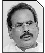 மிஸ்டர் கழுகு: உ.பி-யில் யோகி... தமிழ்நாட்டில் ரஜினி! - மோடியின் நெக்ஸ்ட் ‘கேம்’