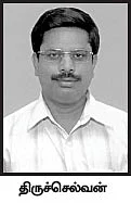 அமைச்சர் அலுவலகத்தில் இருந்து பிரஷர் கொடுக்கிறார்கள்!