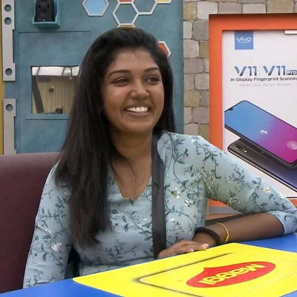பிக் பாஸ் சீசன் 2 டைட்டில் வென்றார் ரித்விகா! #BiggBoss2