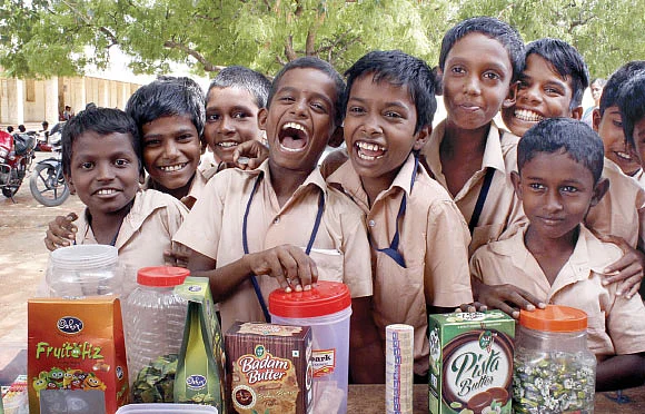 ஆளே இல்லாத அசத்தல் கடை !