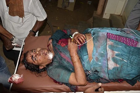 ஒருதலை காதல்: 4 பேரை குத்திவிட்டு தப்பித்த இளைஞன்!