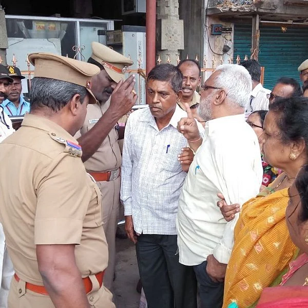 ஜனாதிபதி வருகையால் கோயிலுக்குள் செல்ல அனுமதி மறுப்பு: வாக்குவாதத்தில் ஈடுபட்ட வட மாநில பக்தர்கள்!