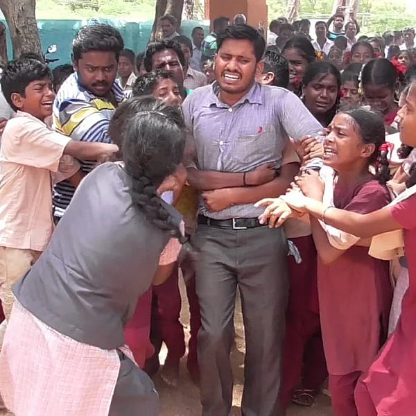 `இன்னும் சில தினங்களில் ஆசிரியர் பகவான் மாற்றப்படுவார்'- முதன்மைக் கல்வி அதிகாரி தகவல்