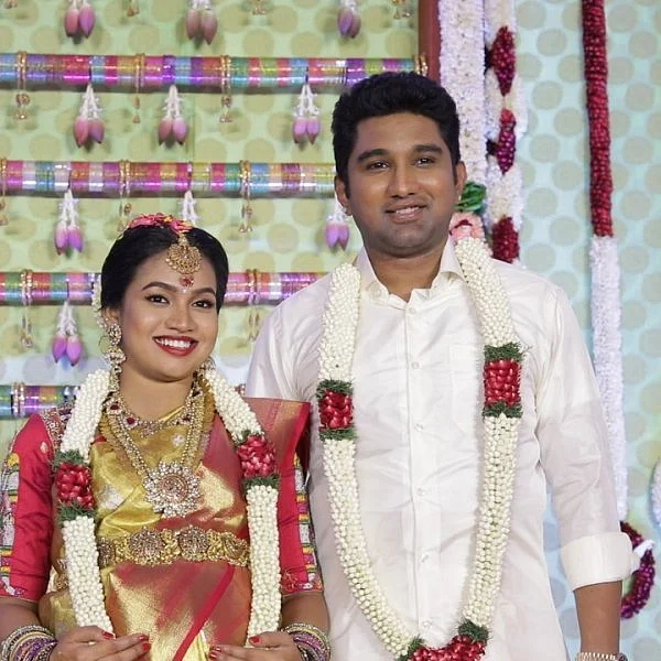 `இனி எல்லாப் பிரச்னைகளும் தீர்ந்துவிடும்!’ - விவேக் வீட்டில் `ஜெயலலிதா'