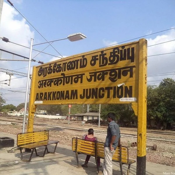 `சிங்கிள் டீ' மூர்த்தி, `காஸ்ட்லி' ரட்சகன், `பரிசுப்பெட்டி' பதற்றம்! - அரக்கோணத்தில் மாம்பழம் பழுக்குமா?