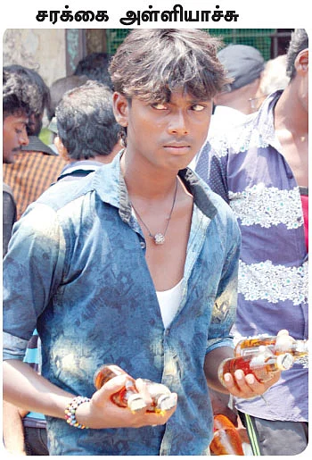 அதிர்ச்சியில் ‘குடிமகன்’கள்... மகிழ்ச்சியில் பெண்கள்! - டாஸ்மாக் களேபரம்