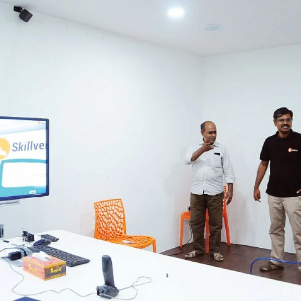 டெக்ஜாம்பவான்கள்! - #LetStartup - வேலை ரெடி... நீங்க ரெடியா..?