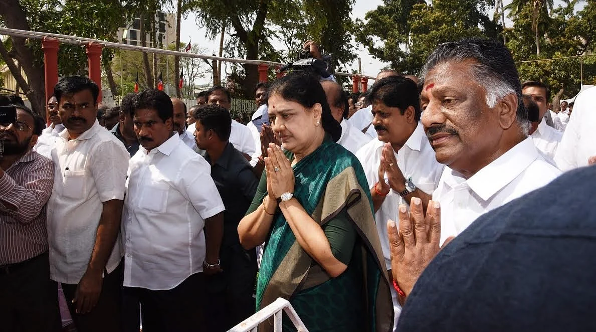 ஆளுநரிடம் ஆட்சியமைக்க உரிமை கோரினார் எடப்பாடி பழனிச்சாமி #OPSvsSasikala #LiveUpdates