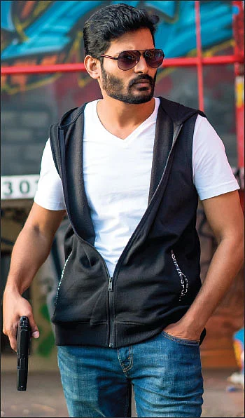 “இப்ப நான் பிஸிதான் ப்ரோ!”