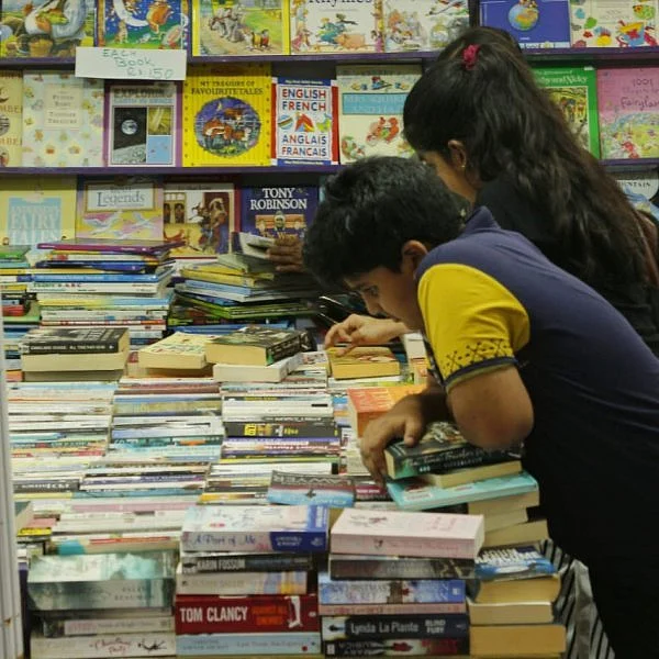 புத்தகப்பிரியர்களுக்கு வரப்பிரசாதம் - கோவையில் களைகட்டும் புத்தகத் திருவிழா!