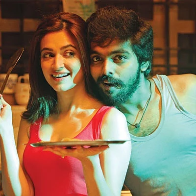 ஸ்டார்ட் கேமரா... ஆக்ஷன்... லவ்!