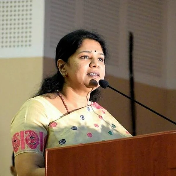''பாதுகாப்பு கொடுக்க வேண்டியவர்கள்... வேடிக்கை பார்க்கிறார்கள்..!'' கனிமொழி உருக்கம்