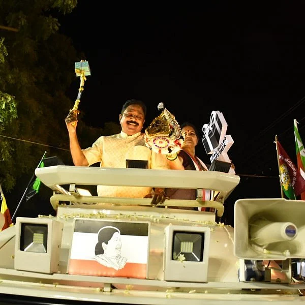 `ஒரு வேட்பாளர் இருக்கிறார், அவர் சேராத கட்சியே இல்லை!'- யாரைச் சொல்கிறார் டி.டி.வி.தினகரன்