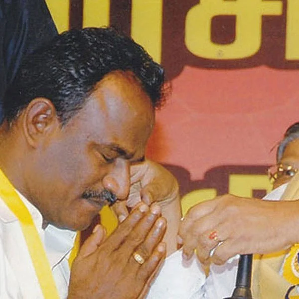``டீ டம்ளரை கழுவச் சொன்னபோது முடியாது என்றேன்... காரணம் கலைஞர்!’’ - இமையம்