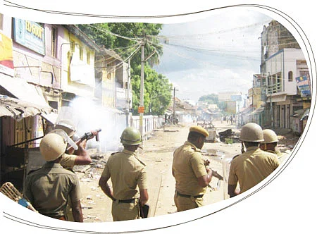 'துப்பாக்கிச் சூட்டில் இறந்தது நான்கு பேர்தான்!'