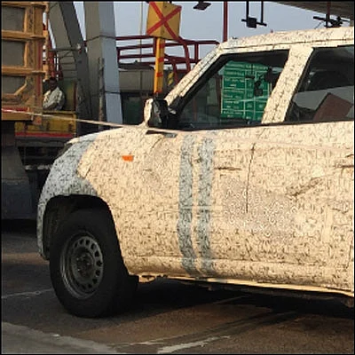 SPY PHOTO ரகசிய கேமரா - மஹிந்திராவின் புதிய எஸ்யூவி?