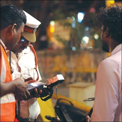 பதில் சொல்லுங்க பாஸ்!