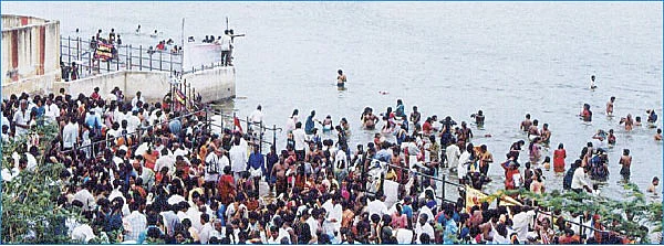பெருமைமிகு 18