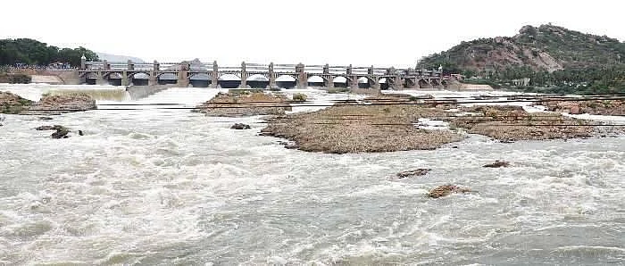 தமிழக மக்களுக்கு! காவிரிக் கரையோரம் வசிப்பவனின் மனம் திறந்த மடல்...! #WeWantCMB