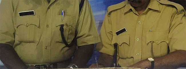 கோப்புகள் திருடியது யார்? கேரள உயர்போலீஸ் அதிகாரிகள் மோதல்