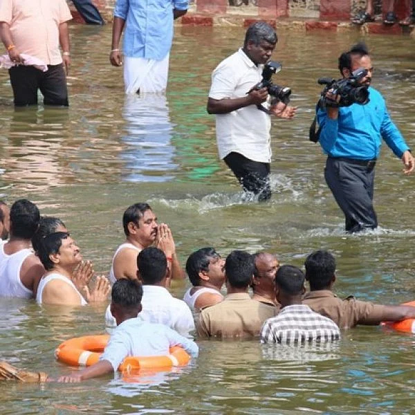 புஷ்கர விழாவில் புனித நீராடிய எடப்பாடி! காவிரி கைவிரிக்கப்பட்ட கதை! அத்தியாயம் - 5