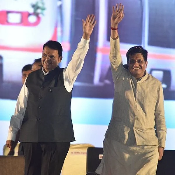 `ஒரு திட்டம் அறிவித்துவிட்டால் போதும், அது நிறைவேறும் வரை மோடி உறங்கமாட்டார்' - கலகலத்த பட்நாவிஸ்!