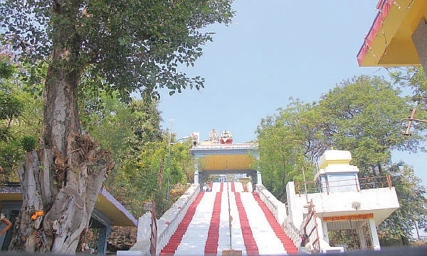 குமரன் குன்றம் படி பூஜை!