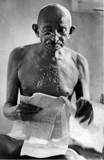 புனிதர்களின் மொழியில் புதைந்துபோன உண்மைகள்