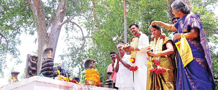 மாலையைப் பெற்று செல்பவர்களுக்கு மாங்கல்யப் பேறு!