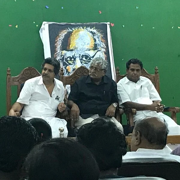 ``எப்போதும் கறுப்பும் சிவப்பும் நீலமும் சேர்ந்தே இருக்க வேண்டும்" - பேரா. சுப.வீரபாண்டியன்