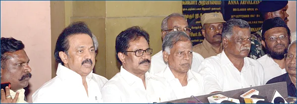 மிஸ்டர் கழுகு: ஓ.பி.எஸ்ஸை வேவு பார்க்கும் இ.பி.எஸ்!