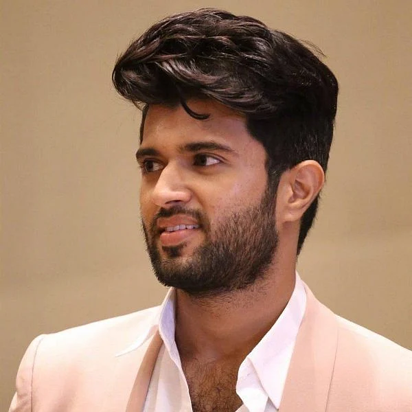 `அரசியலை நான் வெறுக்கிறேன்’- விஜய் தேவரகொண்டாவின் ‘நோட்டா’ டிரெய்லர் போஸ்டர்
