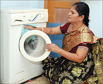 எலெக்ட்ரிக் - எலெக்ட்ரானிக் பொருட்கள்