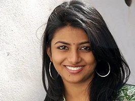 ரக்ஷிதா, பூஜா காந்தி கர்நாடக தேர்தலில் போட்டி...சூடு பறக்கும் கர்நாடக அரசியல்!