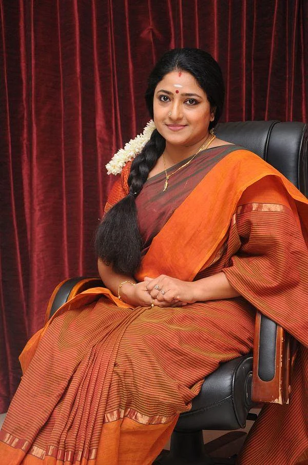 ``வீட்டைக் காலி பண்ணி, சாவியைக் கொடுக்கிறப்போ அழுதுட்டேன்!” - `ப்ரியமானவள்' ப்ரவீணா