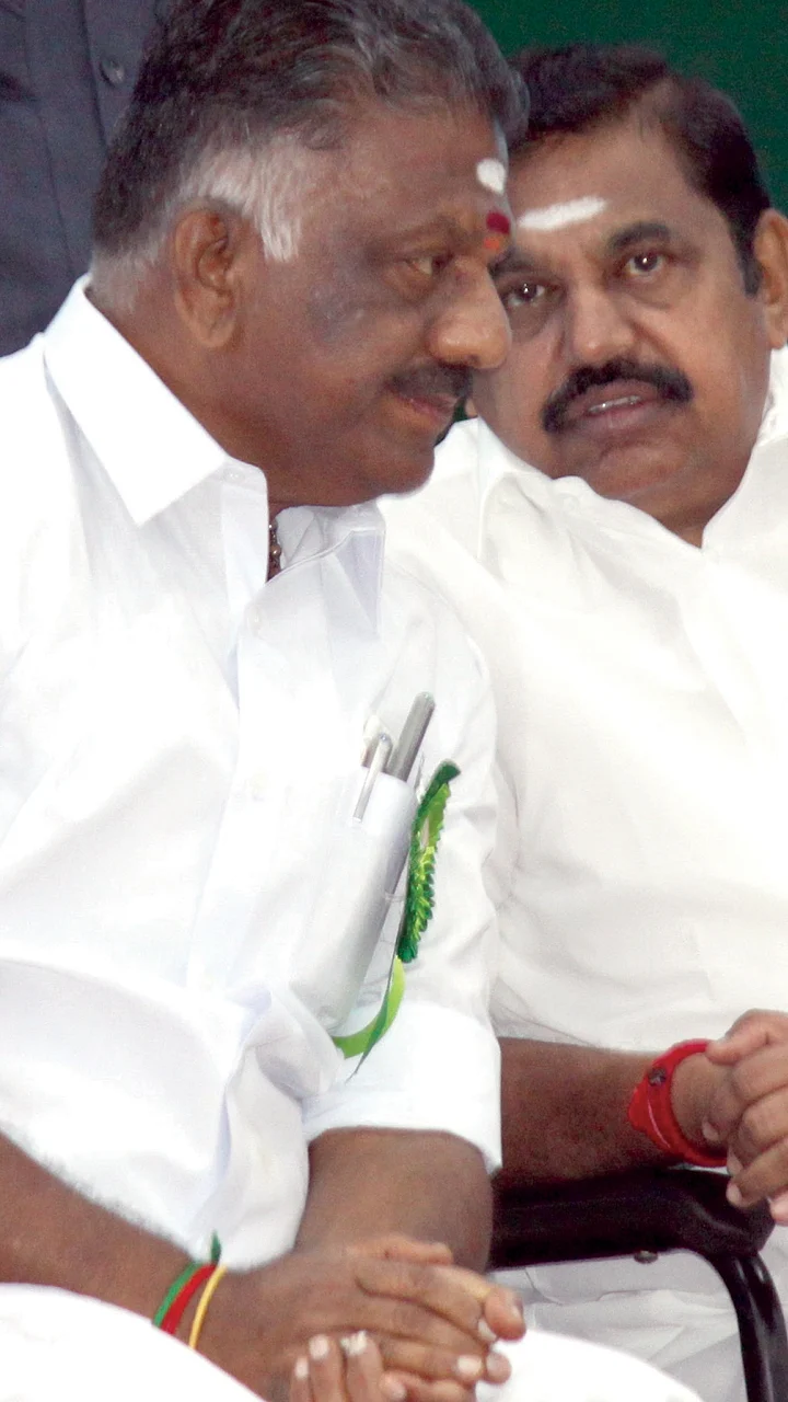 மிஸ்டர் கழுகு: ஓ.பி.எஸ்ஸை வேவு பார்க்கும் இ.பி.எஸ்!