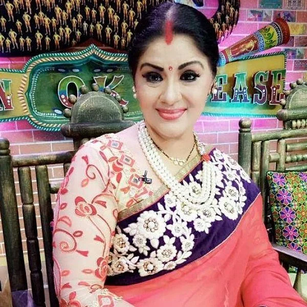 `ஒருநாள் மட்டும் அம்மாவைப் பெருமைப்படுத்துறது மேலைநாட்டு கலாசாரம்!' - சுதா சந்திரன்