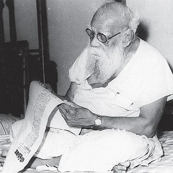 `மாலை போட்டதற்கு வழக்கு.. செருப்பு வீசியதற்கு...?!’ - பெரியார் இன்று இருந்தால்...!