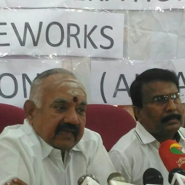 காலவரையற்ற வேலைநிறுத்தத்தில் ஈடுபடப் போவதாக பட்டாசு தொழிலாளர்கள் அறிவிப்பு!
