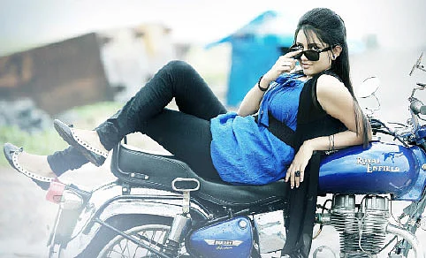 சருமம் ஷொலிக்க... சப்போட்டா ஃபேஜியல்