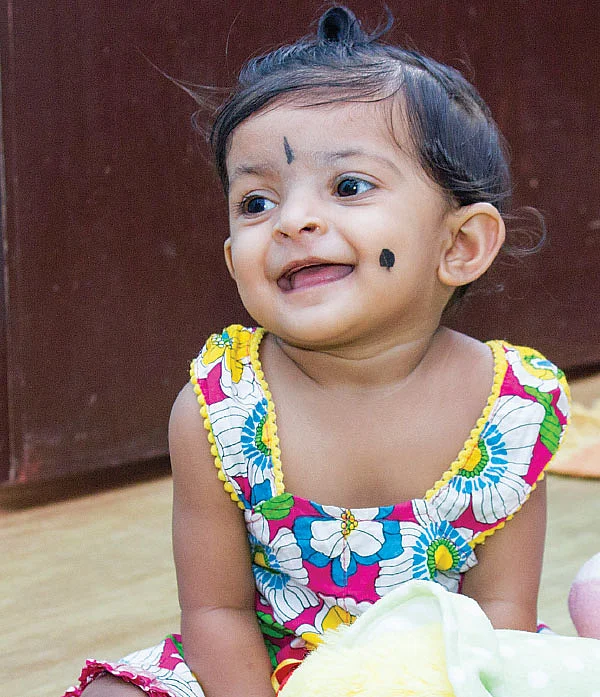 பிறந்தது முதல் மூன்று வயது வரை... பாப்பாக்களை வளர்க்க பக்குவமான வழிகாட்டி!