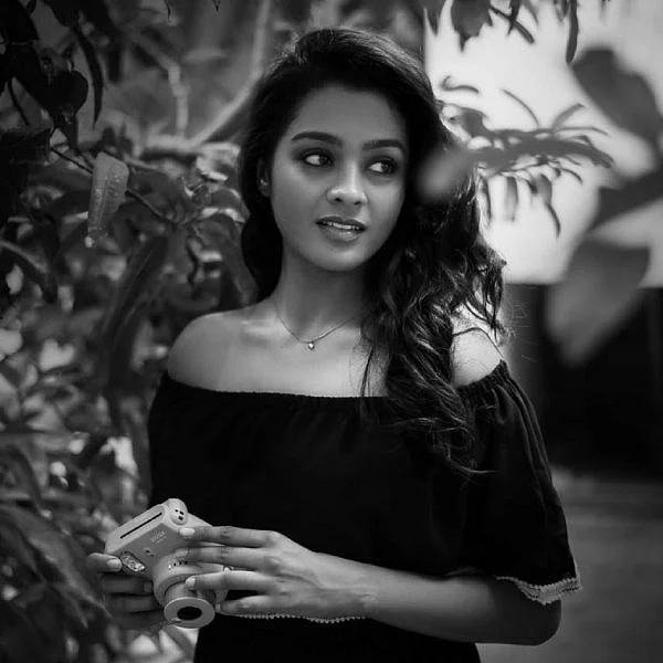 ``எனக்கும் என் மகன் ராசுக்குட்டிக்கும் இடையே நடக்கும் கதைதான் ‘சூப்பர் டீலக்ஸ்’..!’’ - காயத்ரி