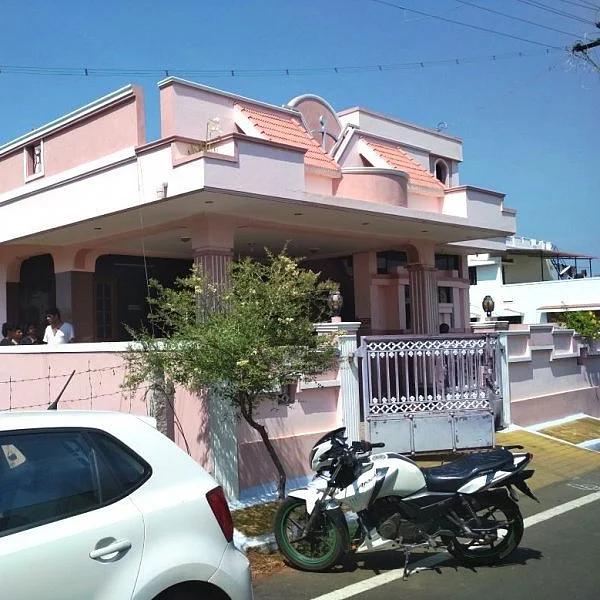 வழக்கறிஞர் வீட்டில் பெட்ரோல் குண்டு வீச்சு; ஈரோட்டில் பரபரப்பு!