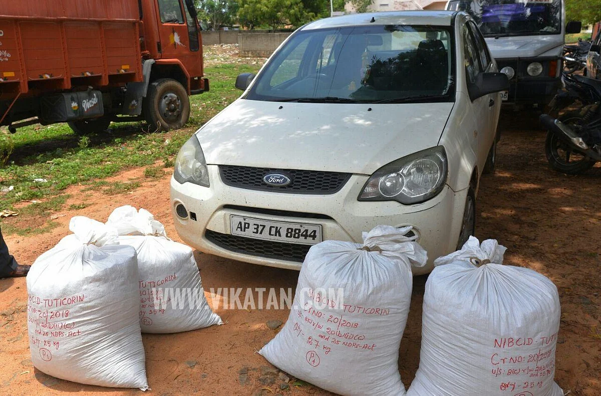 தூத்துக்குடியில் 102 கிலோ கஞ்சா பறிமுதல்! கடத்தலில் ஈடுபட்ட 2 பேர் கைது