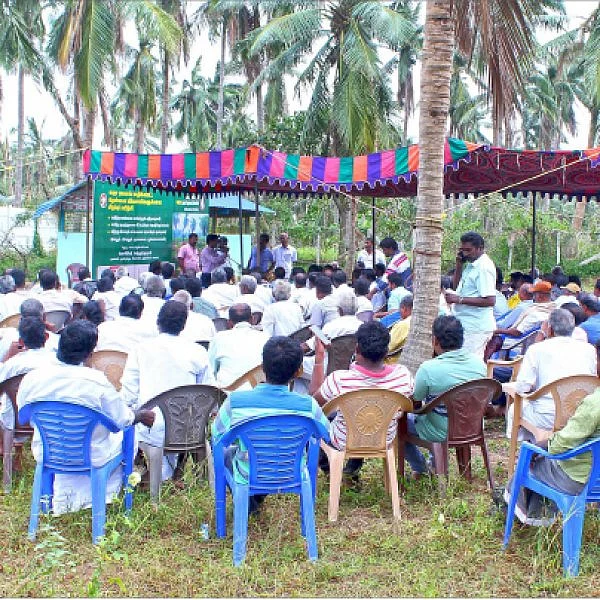 பயிற்சி... நெகிழ்ச்சி... ‘மீண்டு எழுவோம்!’ - தெம்பாகும் தென்னை விவசாயிகள்