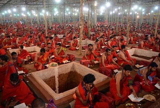 சந்திரசேகர ராவ் நடத்தும் மகா சண்டி யாக நிகழ்ச்சியில் திடீர் தீ விபத்து!